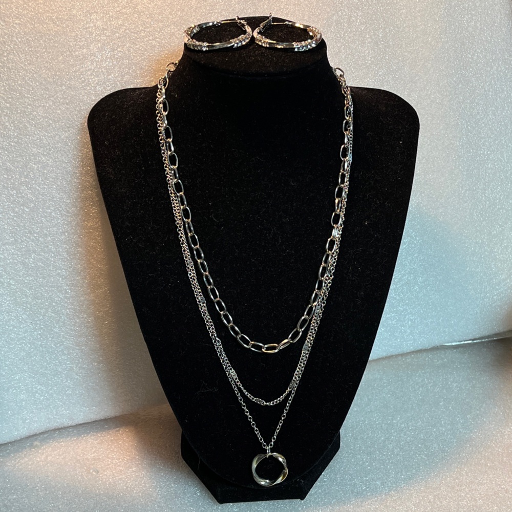 Elegant Silver Layered Necklace Set